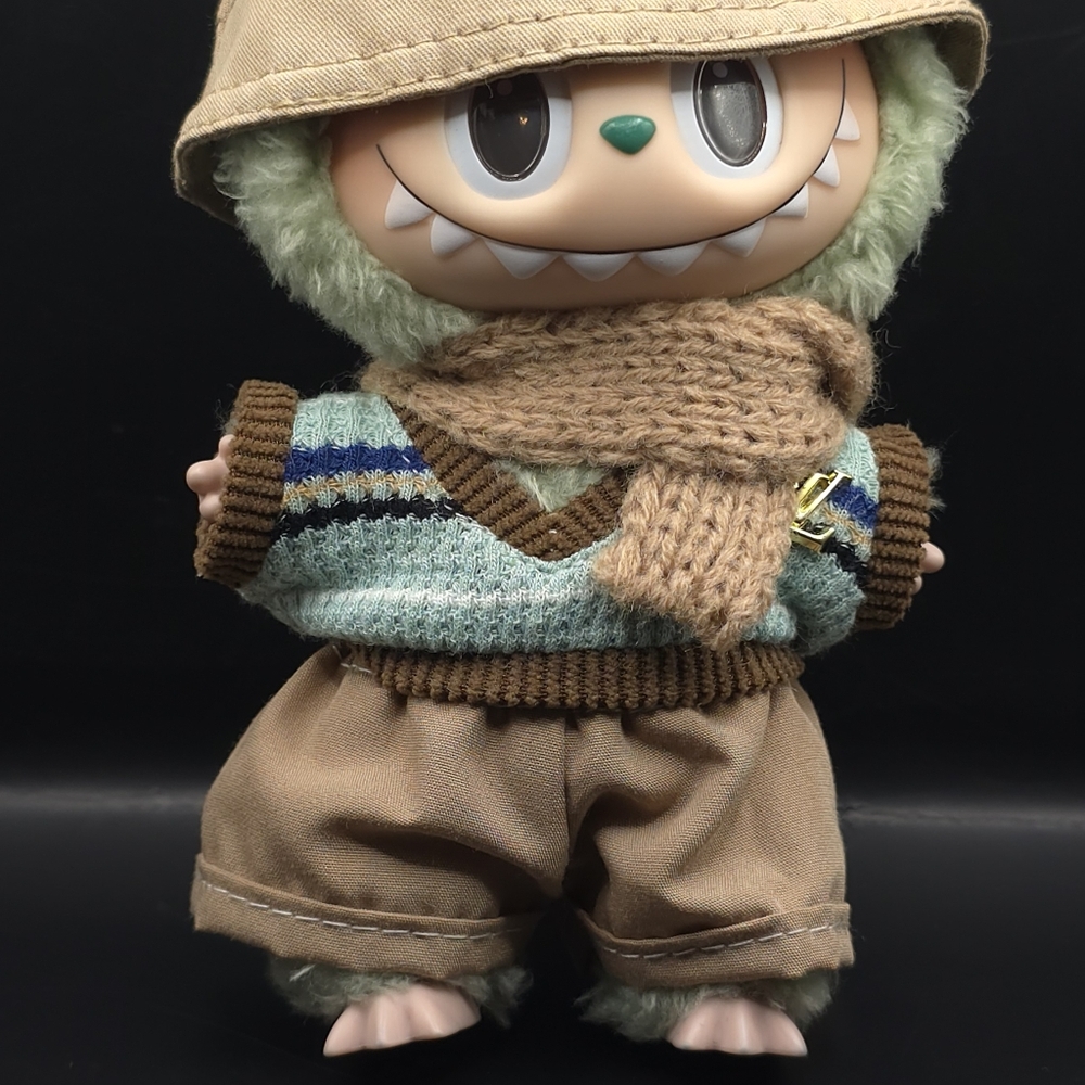 Labubu Clothes - Louis Vuitton Outfit - Picture 3 of 6